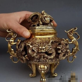 Dideli tuščiaviduriai vario smilkalų ornamentai puošia antikvariniai surinkimo Kovlunas